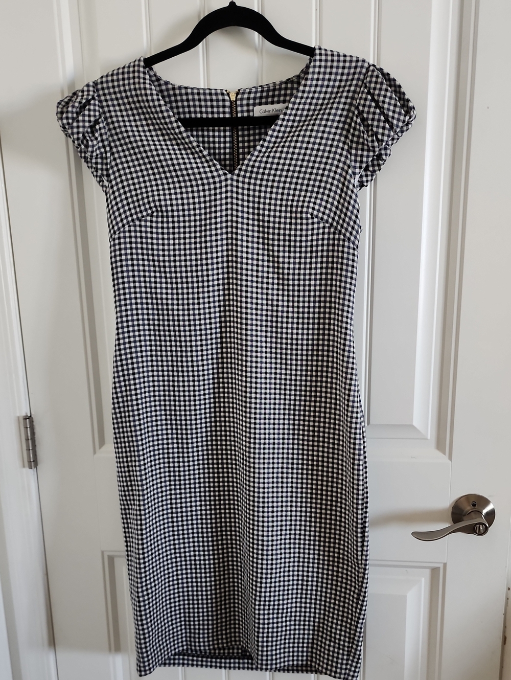 Calvin Klein Black and White Gingham V-Neck Cap-Sleeve Dress